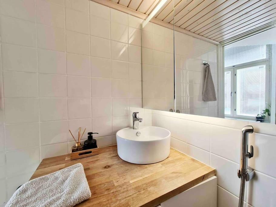 Stylish Studio In Downtown Helsinki Helsínquia Exterior foto